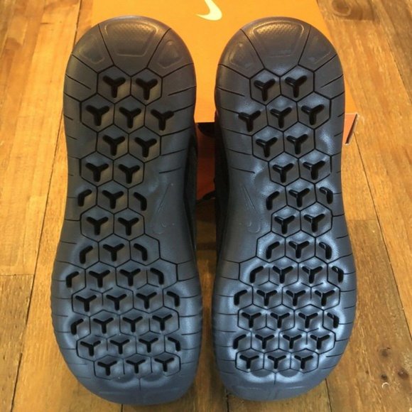 Athletic_Shoes